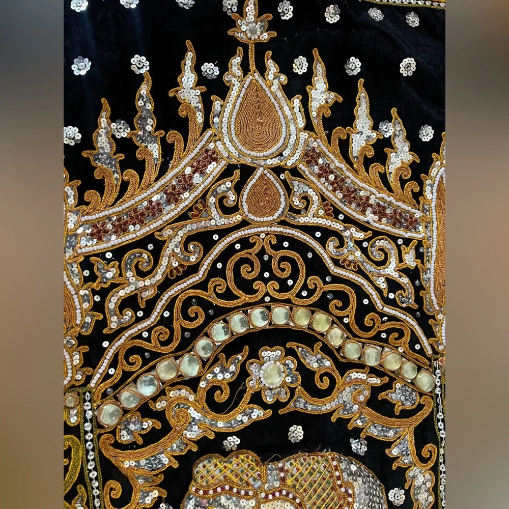 Black and Gold Elephant Tapestry Wall Decor